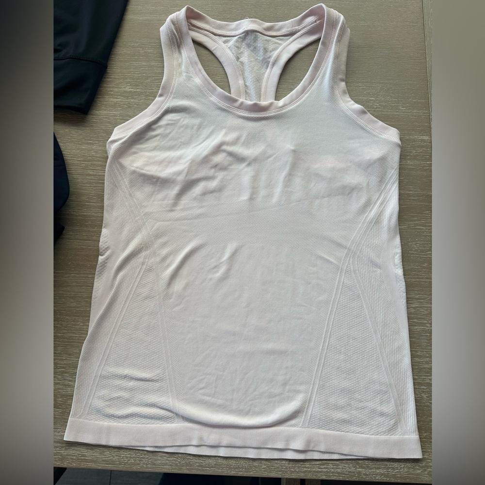 Lululemon Swiftly Tech Racerback Tank Top 2.0 Pale Soft Pink Knit Size 10 EUC